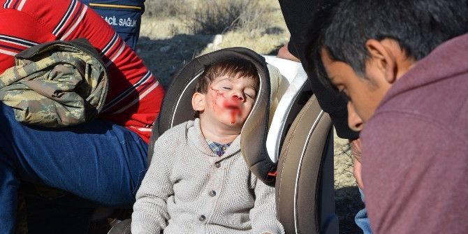 Kadın Sürücünün Kullandığı Araç Yoldan Çıktı