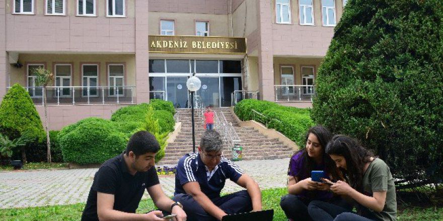 Akdeniz Belediyesi’nden Parklarda Ücretsiz İnternet Hizmeti