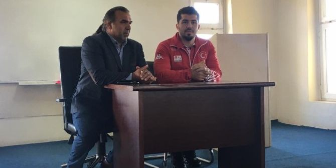 Şampiyon Güreşçi Çıldır’da Öğrencilerle Buluştu