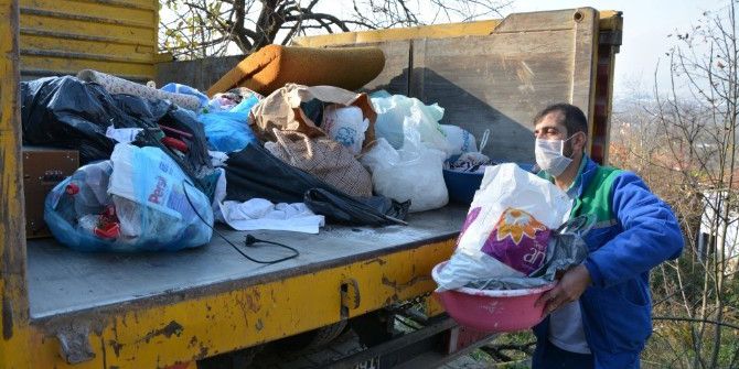 Kocaeli’de Bir Evden 3 Ton ’Çöp’ Çıkarıldı