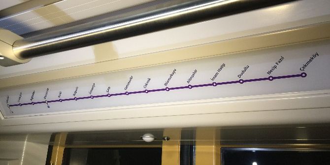 Sürücüsüz Metro Hattında Vagonlar Raya İndirildi