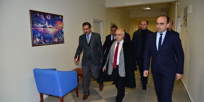 Vali Necati Şentürk, Gündüzlü Bakım Merkezinde İnceleme Yaptı