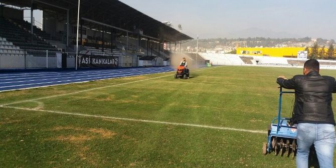 Adnan Menderes Stadı Kupa Maçlarına Hazırlanıyor