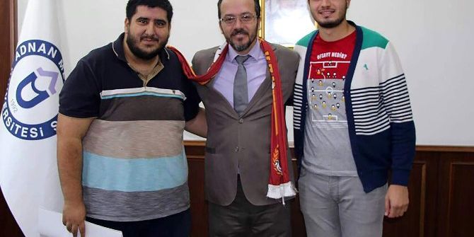 Üniversiteli Ultraaslanlar 3 Okula Yardım Eli Uzattı