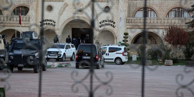 Kızıltepe Belediyesine Operasyon: 4 Gözaltı