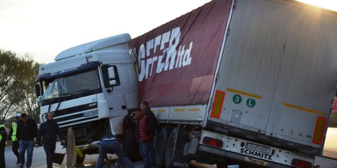 Biga’da Tır Kaza Yaptı; 1 Yaralı