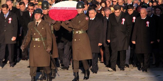 Bakan Yılmaz, Öğretmenlerle Birlikte Anıtkabir’i Ziyaret Etti