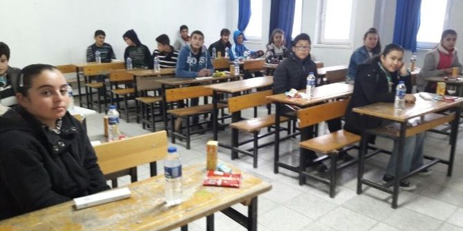 Dursunbey Belediyesi Teog Sınavlarında Sınav Seti Dağıttı