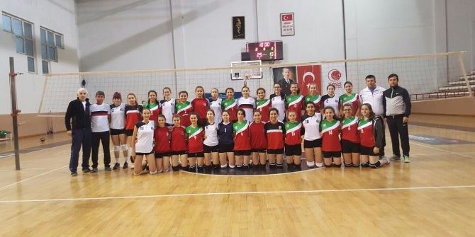 1308 Osmaneli Belediyespor Voleybol Takımlarının Hedefi 3’te 3 Yapmak