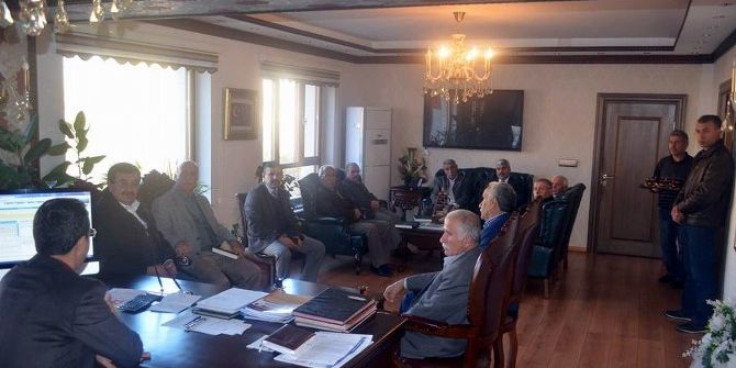 Emekli Öğretmenler Kaymakam Özdemir’i Ziyaret Etti