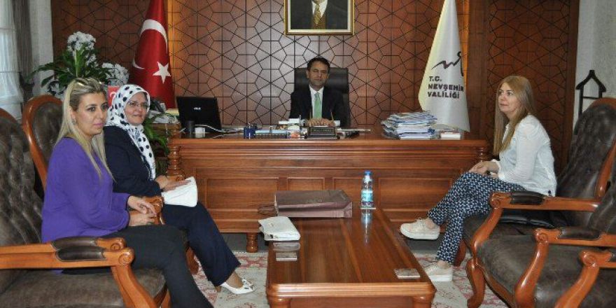 Anne Eli Yardımlaşma Ve Dayanışma Derneğinden Vali Aktaş’a Ziyaret