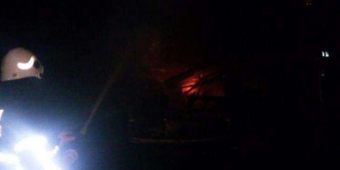 Dörtyol Sahilinde Gezi Teknesinde Yandı