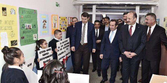 Mamaklı Öğrenciler Z Kütüphane’yi Çok Sevecek