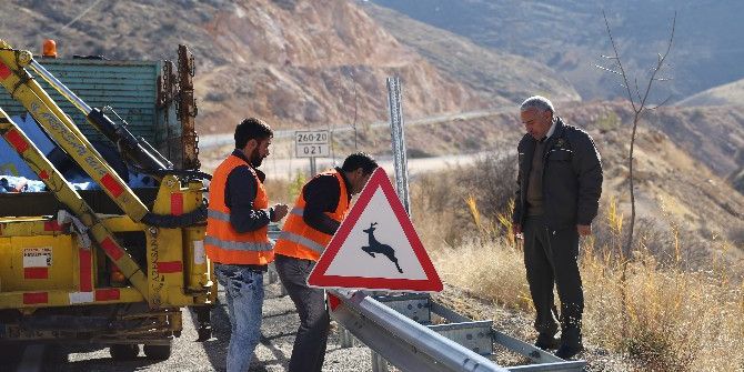 Yaban Hayvanları İçin İkaz Levhaları Yerleştirildi