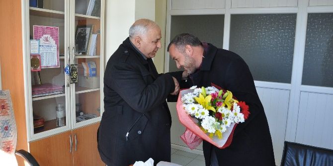 Mhp Kars İl Başkanı Özcan, Öğretmenini Unutmadı