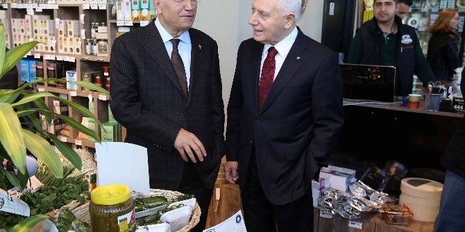 Başkan Yaşar, Doğal Çiftlik Ürünleri Merkezi’nin Açılışına Katıldı