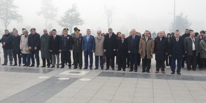 Düzce’de Öğretmenler Günü Çelenk Töreniyle Başladı