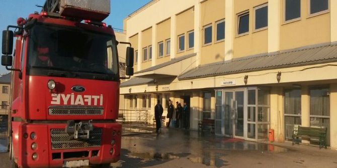 Bulanık’ta Yol Yıkama Çalışması