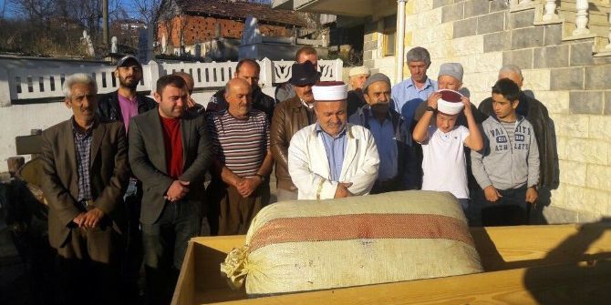 Fındığın Salasını Okuyup Namazını Kıldılar