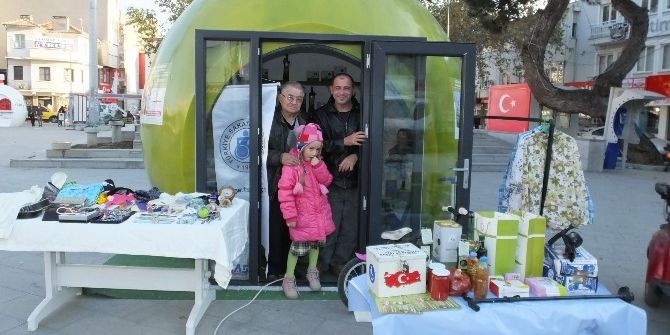 Burhaniye’de Engellilerin Ürünleri Rağbet Gördü