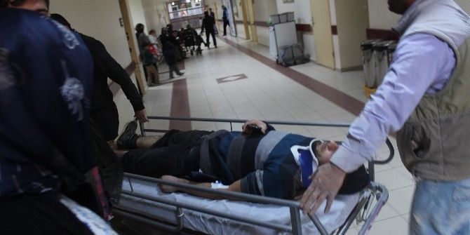 Park Etmek İstediği Motosiklet Üzerine Devrildi