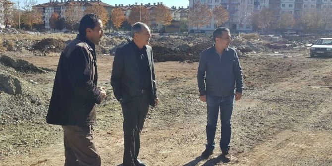 Başkan Özdemir, Amfi Tiyatro Yapımını Denetledi