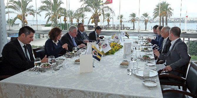 Fenerbahçe’den Zorya Yöneticilerine Yemek