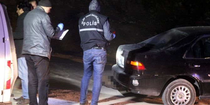 Polisten Kaçan Otomobilden Ceset Çıktı
