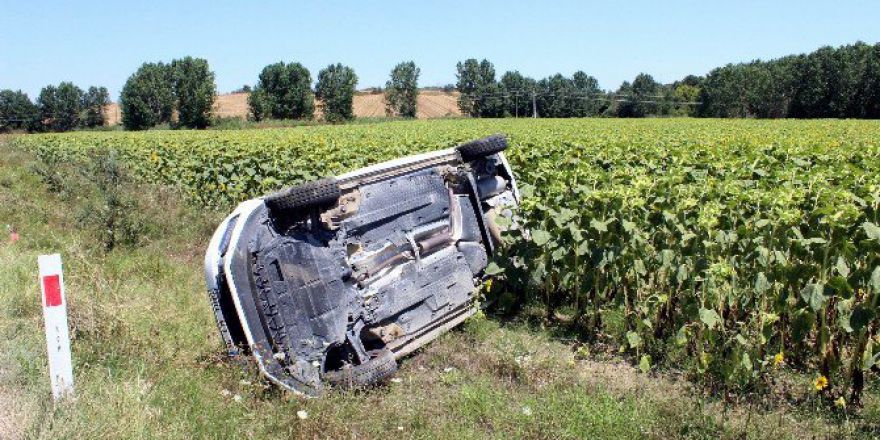 Otomobil Ayçiçek Tarlasına Uçtu: 2’si Ağır 6 Yaralı