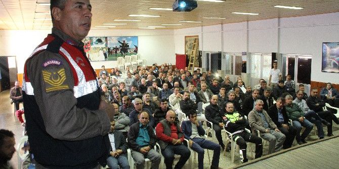 Fethiye’de Jandarmadan Servis Şoförlerine Seminer