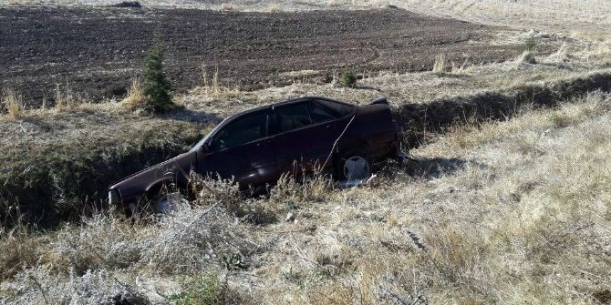 Otomobil Şarampole Uçtu: 1 Yaralı