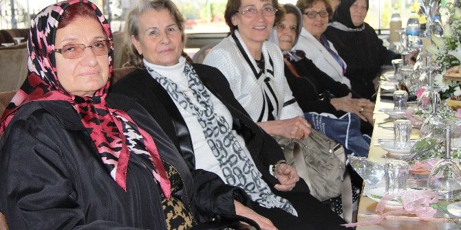 Öğretmenler, Öğretmenleriyle Günlerini Kutladı