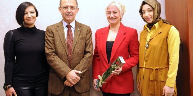 Sanko Üniversitesi Öğretim Üyelerine Karanfil Dağıtıldı