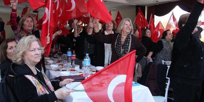 Edirne Belediyesi Emekli Öğretmenleri Bir Kez Daha Unutmadı