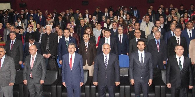 Elazığ’da Öğretmenler Günü Kutlandı