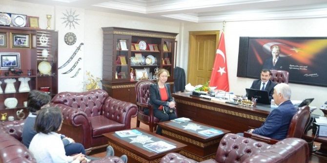 Öğrencilerden Milli Eğitim Müdürüne Ziyaret