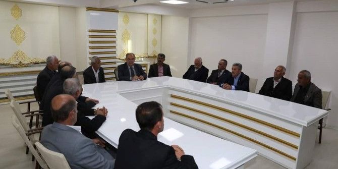 Belediye Başkanı Kutlu Mahalle Muhtarlarıyla Bir Araya Geldi