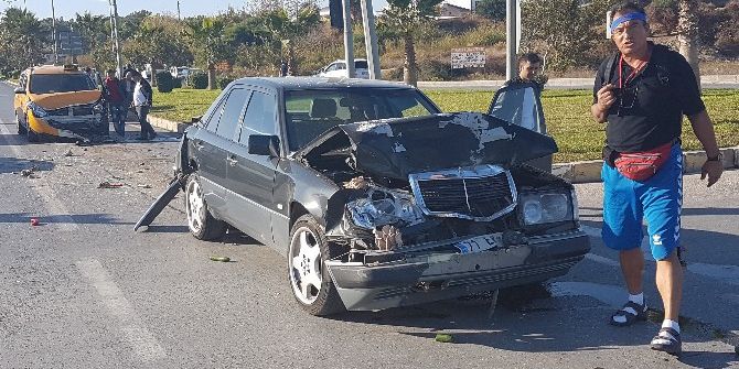 Kırmızı Işıkta Zincirleme Kaza