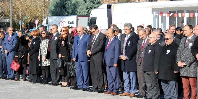 Eskişehir’de Öğretmenler Günü Kutlandı