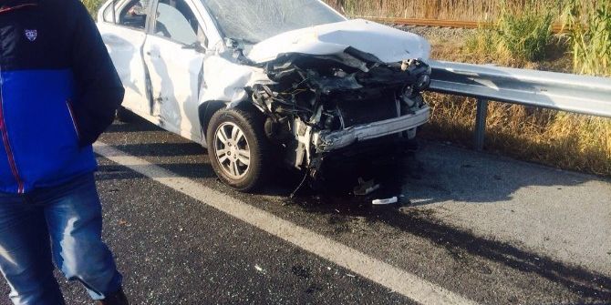 Nazilli’de Kamyon Otomobili Sıkıştırdı: 3 Yaralı