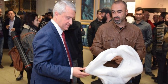 Güzel Sanatlar Fakültesi 2015-2016 Öğretim Yılı Öğrenci Sergisi Açıldı