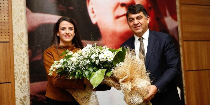 Fadıloğlu Şehitkamilli Öğretmenlerin Gününü Kutladı