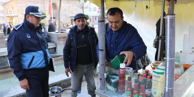 İzzet Baysal Caddesi’ndeki Mısır Ve Simitciler Denetlendi