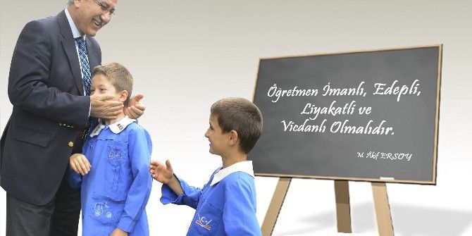 Mesleğinin 47’inci Yılında ‘Öğretmenler Günü’nü Kutladı