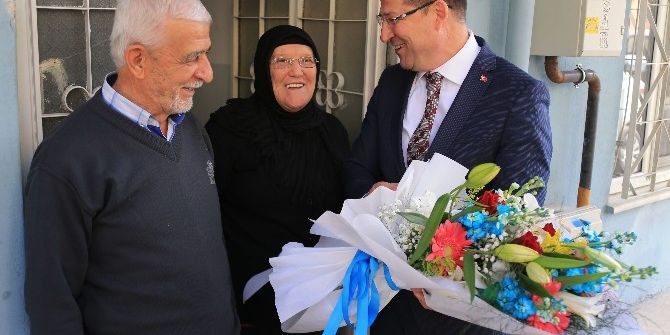 Başkan Subaşıoğlu’dan Öğretmen Olan Anne Ve Babasına Sürpriz