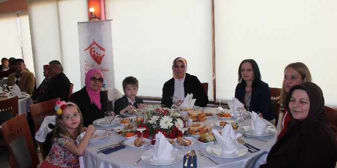 Neriman Kaban, Koruyucu Ailelerle Bir Araya Geldi