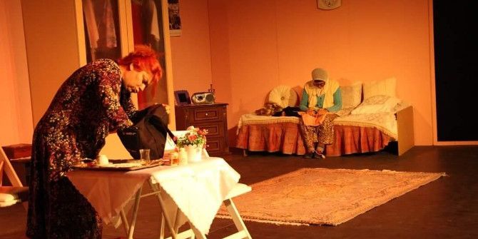 Kuşadası’nda ‘Entrikalı Dolap’ Komedyası Yoğun İlgi Gördü