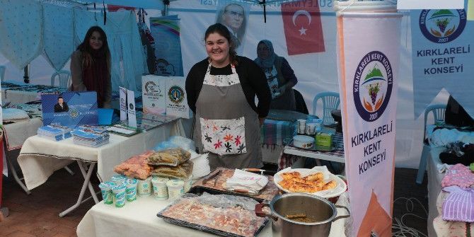 Emektar Kadınlar El Emeği Göz Nuru Ürünlerini Satışa Sundu