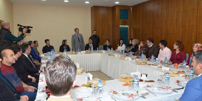 Palandöken Belediyesi, Öğretmenler Onuruna Yemek Verdi