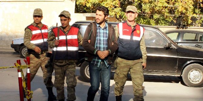 Jandarma Ekiplerinden Hırsızlık Yapan Şahsın Kaldığı Eve Operasyon